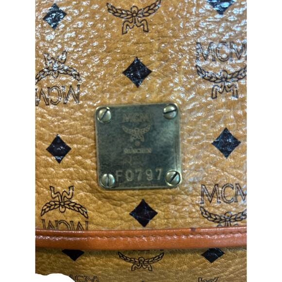 MCM Made In Germany, Authentic Large VISETOS Messenger bag - Picture 6 of 15